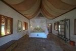 Kinasi Lodge: china4