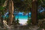 Stranden väntar: Vägen till stranden från Casa de las Olas hotell i Tulum