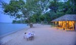 Rubondo Island Camp: Privat middag på stranden på Rubondo Island