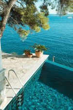 Ditt boende på Brac: Bada i poolen i din privata villa på ön Brac i Kroatien