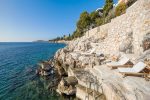 Ditt boende: Njut av härliga klippbad på ön Primosten i Kroatien