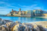 Franska Rivieran — Antibes, Yachter och Turkost Vatten: Antibes old town